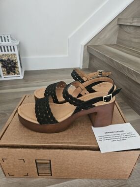 Brand New Bella Vita Braided Black Leather Block Heel Sandals Size 8